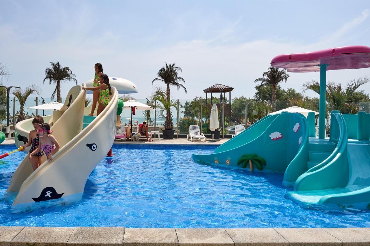 Nasty 24 Aparthotel Pool & Spa Mamaia Nord Navodari Dış mekan fotoğraf