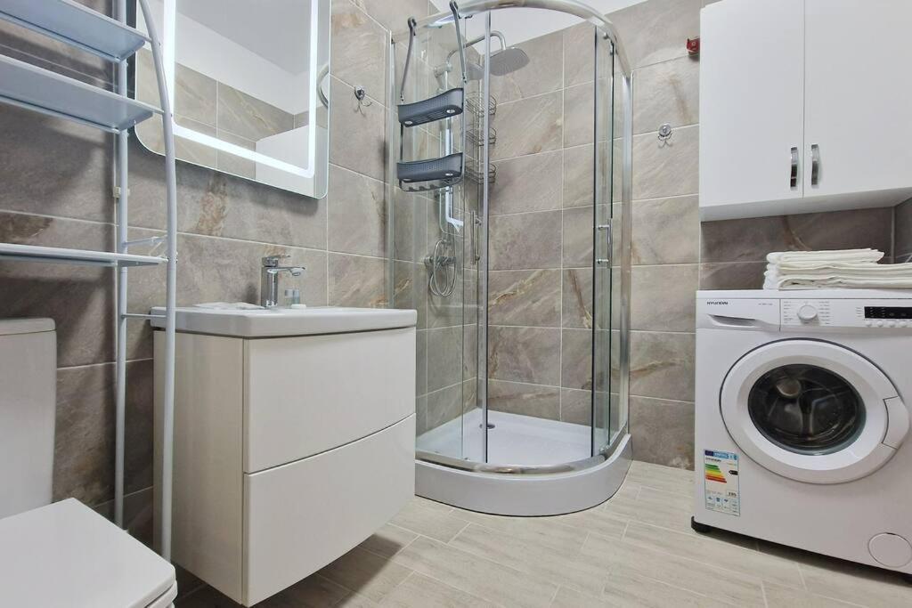 Nasty 24 Aparthotel Pool & Spa Mamaia Nord Navodari Dış mekan fotoğraf