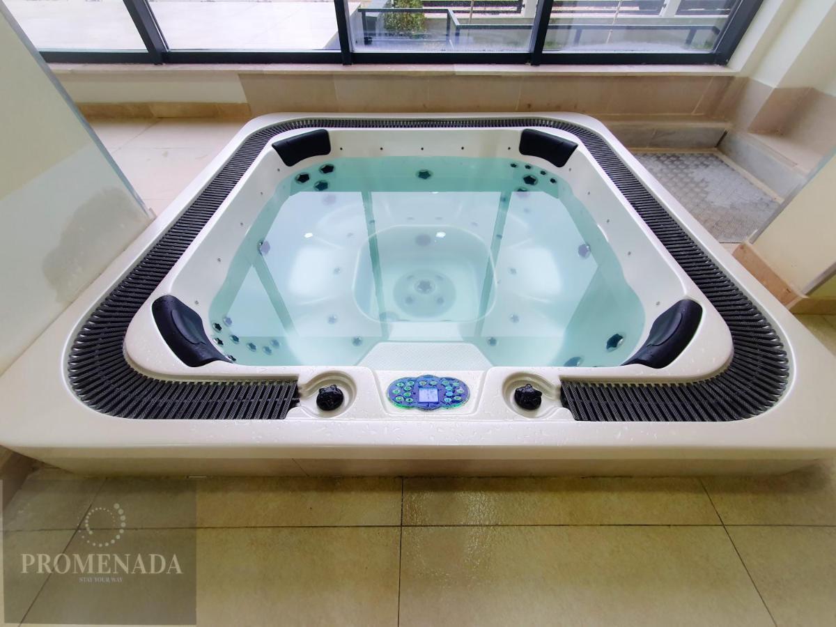 Nasty 24 Aparthotel Pool & Spa Mamaia Nord Navodari Dış mekan fotoğraf
