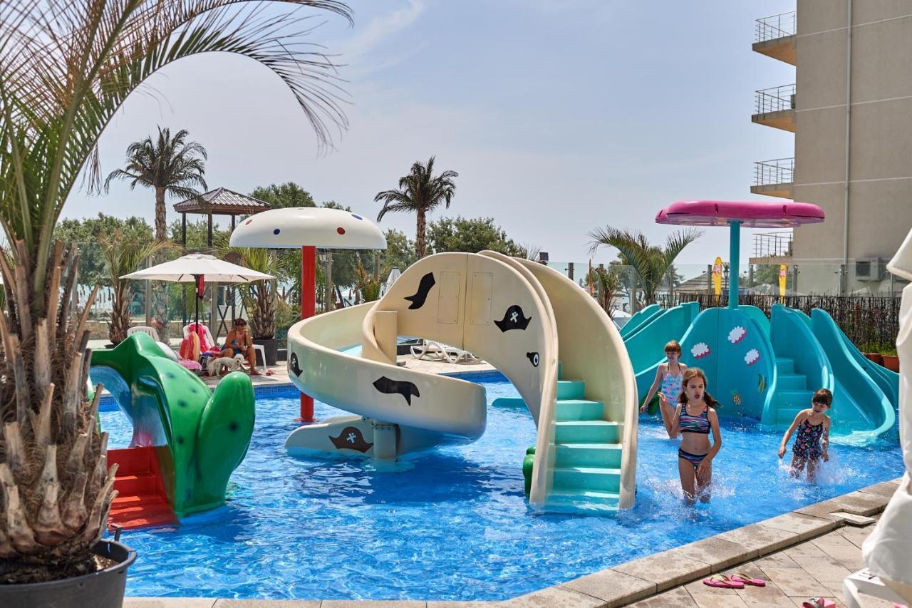 Nasty 24 Aparthotel Pool & Spa Mamaia Nord Navodari Dış mekan fotoğraf
